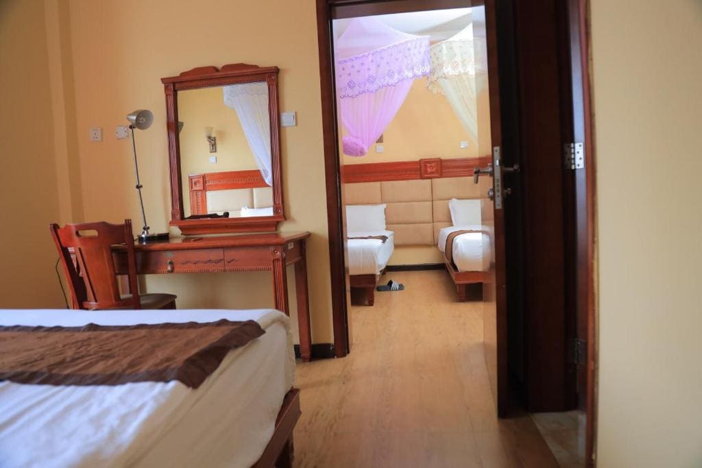 Family Room room - Image 2
