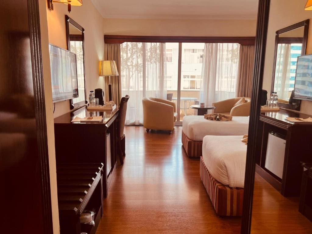 Deluxe Twin Room room - Image 2