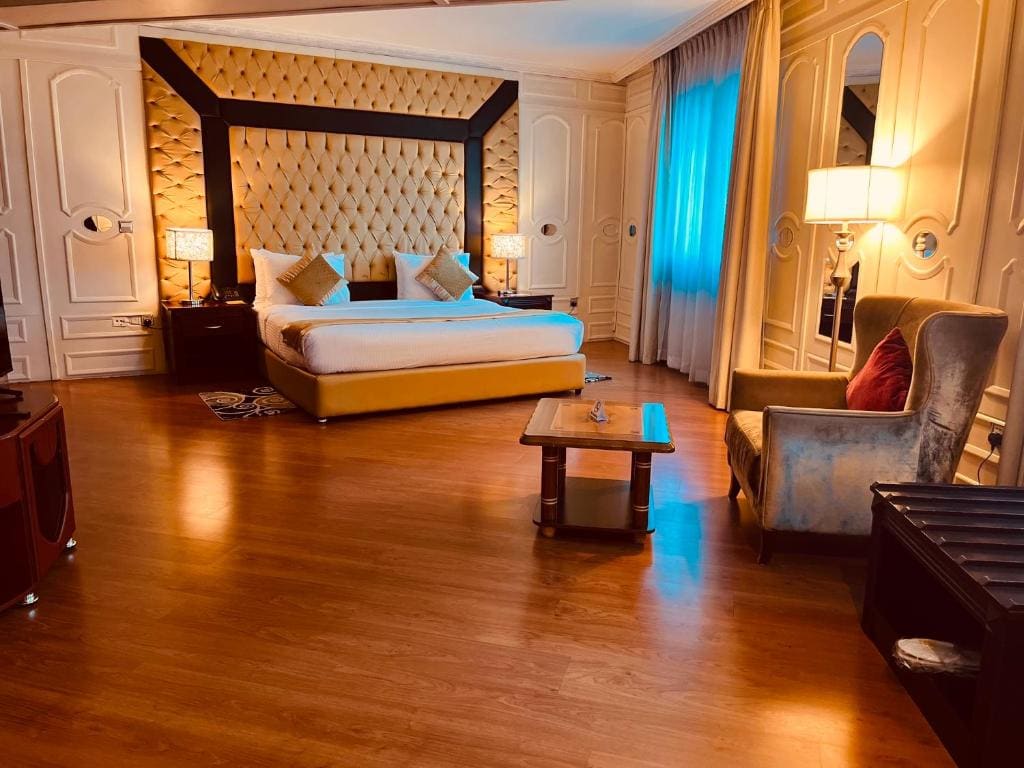 Suite room - Image 3