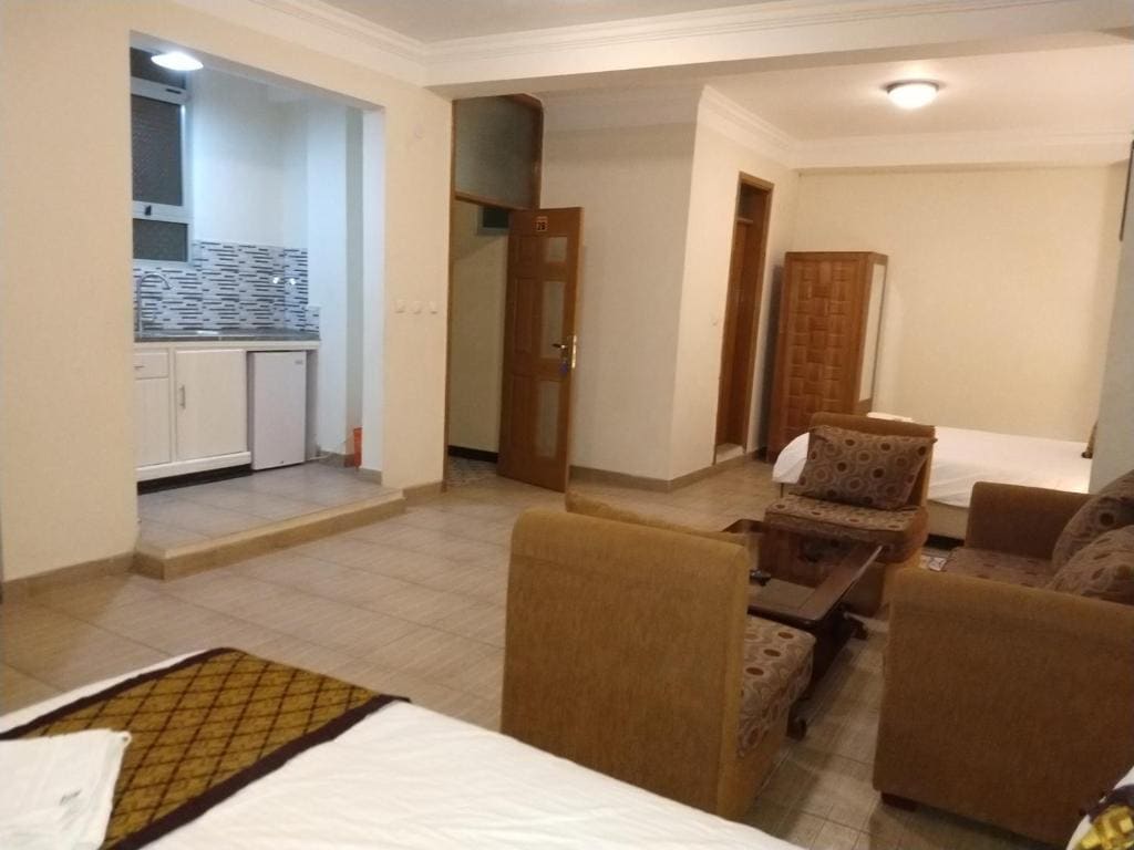 Family Room with Private Bathroom room - Image 3