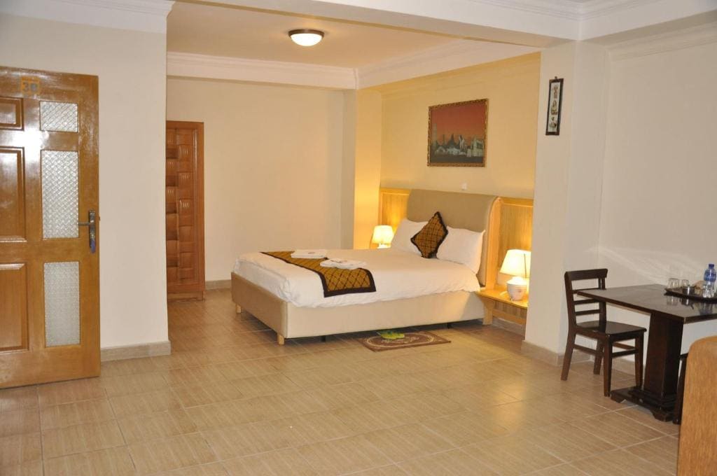Family Room with Private Bathroom room - Image 1