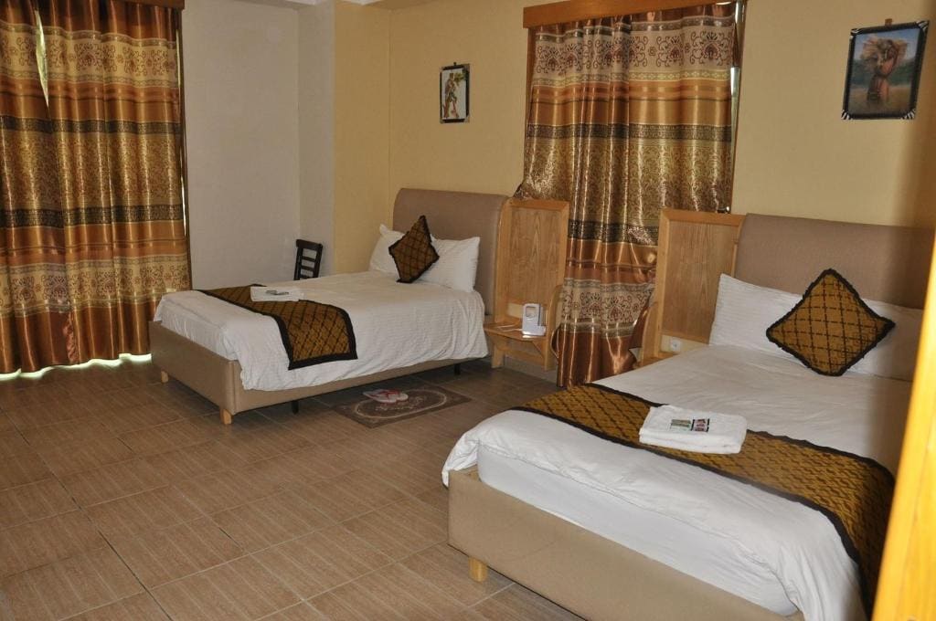 Twin Room with Bathroom room - Image 1