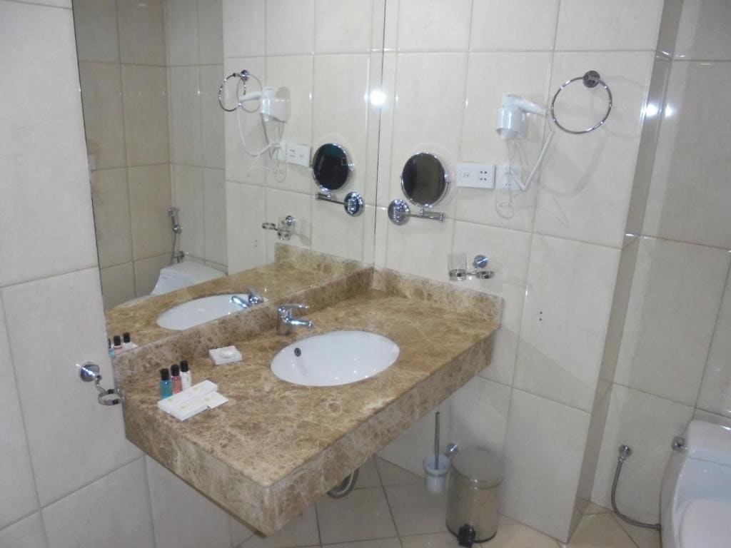 Standard King Room room - Image 3