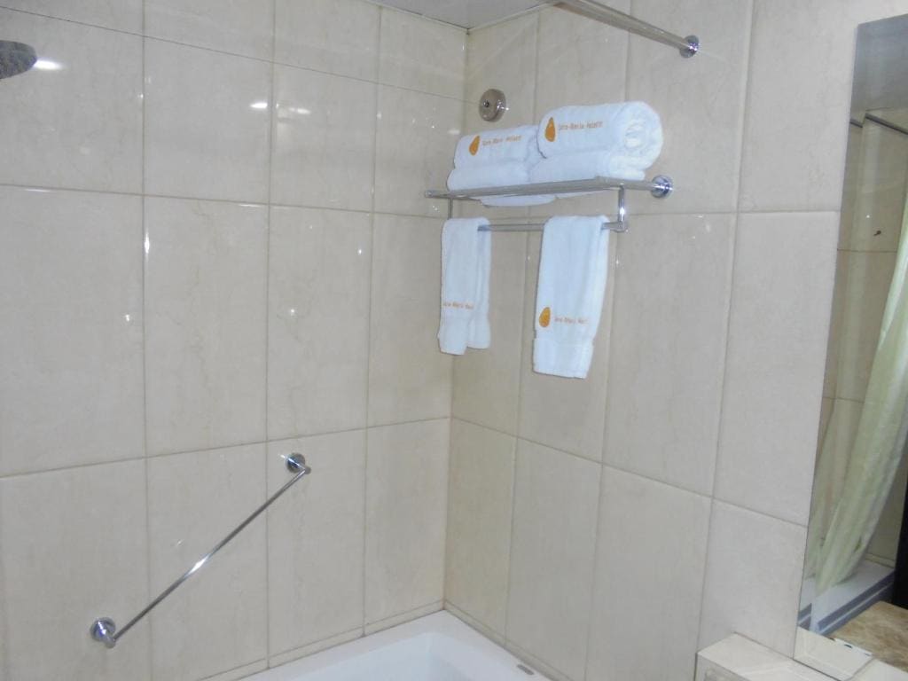 Standard Twin Room room - Image 2