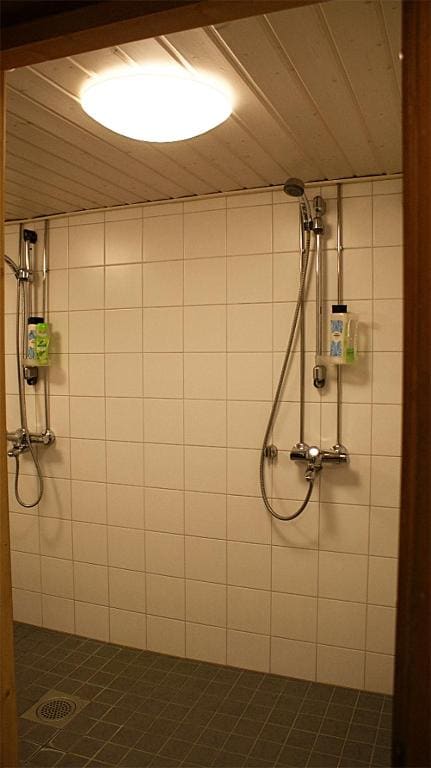 Triple Room with Shared Bathroom room - Image 2