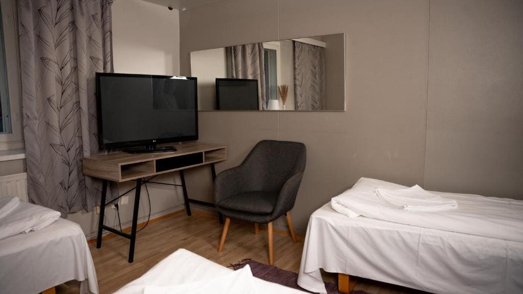 Quadruple Room with Shared Shower room - Image 1