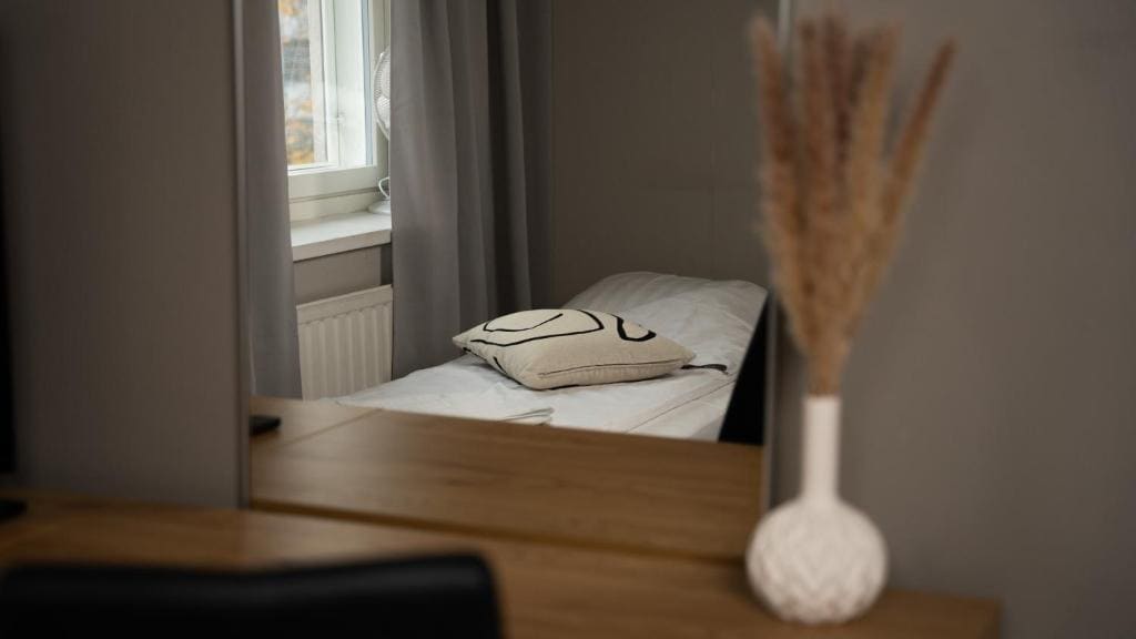 Triple Room with Shared Shower room - Image 3
