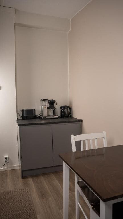 Standard Single Room with Shared Bathroom room - Image 3