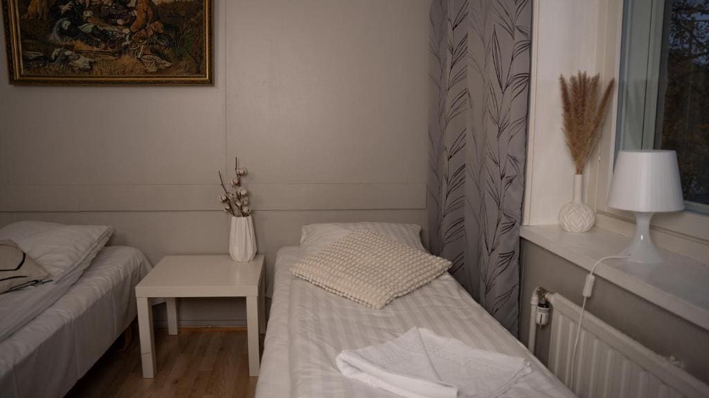 Quadruple Room with Shared Shower room - Image 3