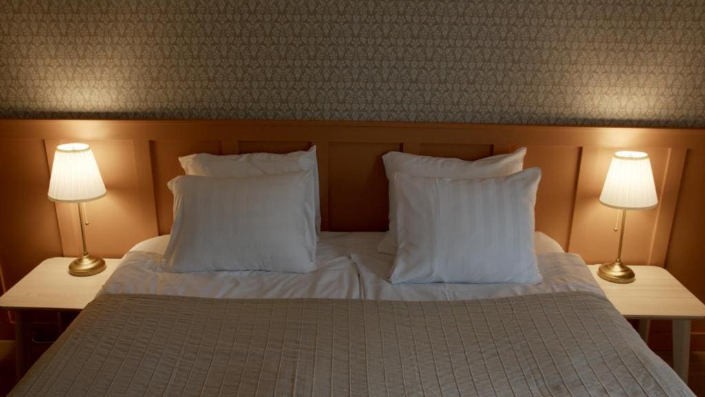 Double Room with Shared Bathroom room - Image 3