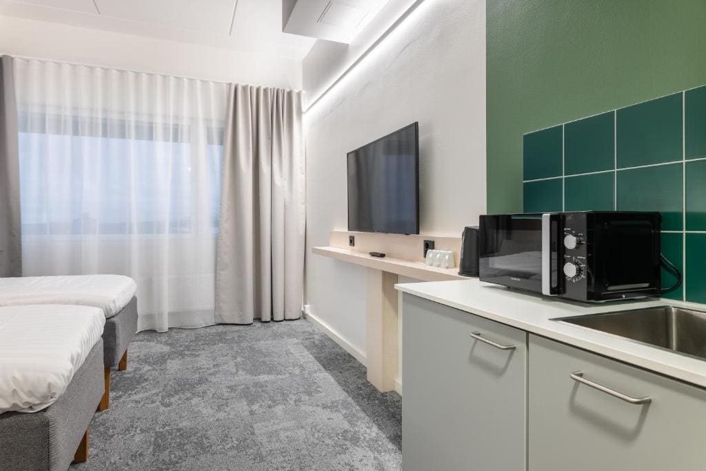 Family Room room - Image 3