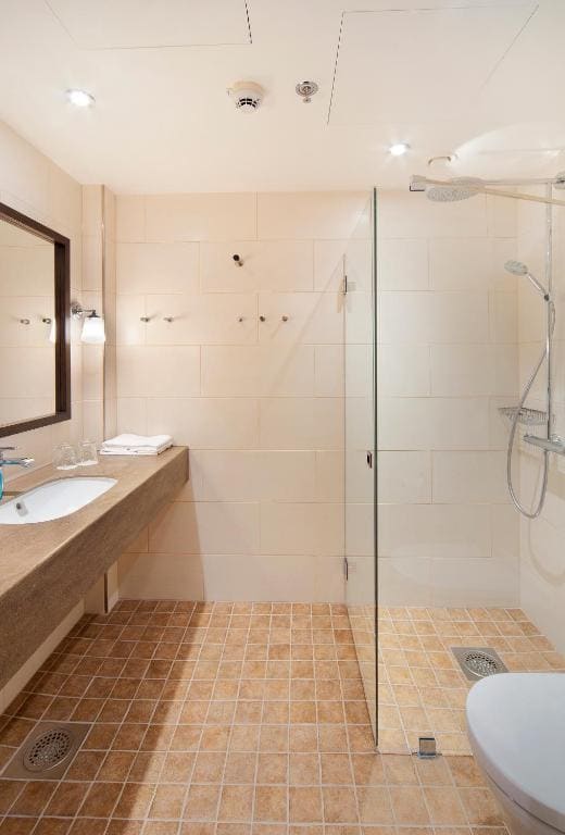 Standard Twin Room room - Image 3