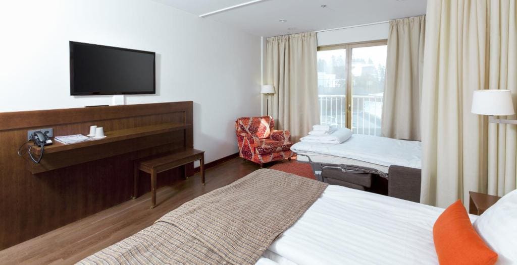 Standard Family Room room - Image 1