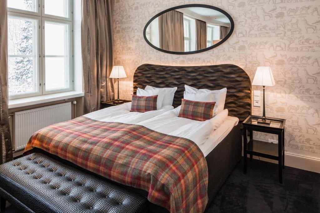 Superior King Suite room - Image 2
