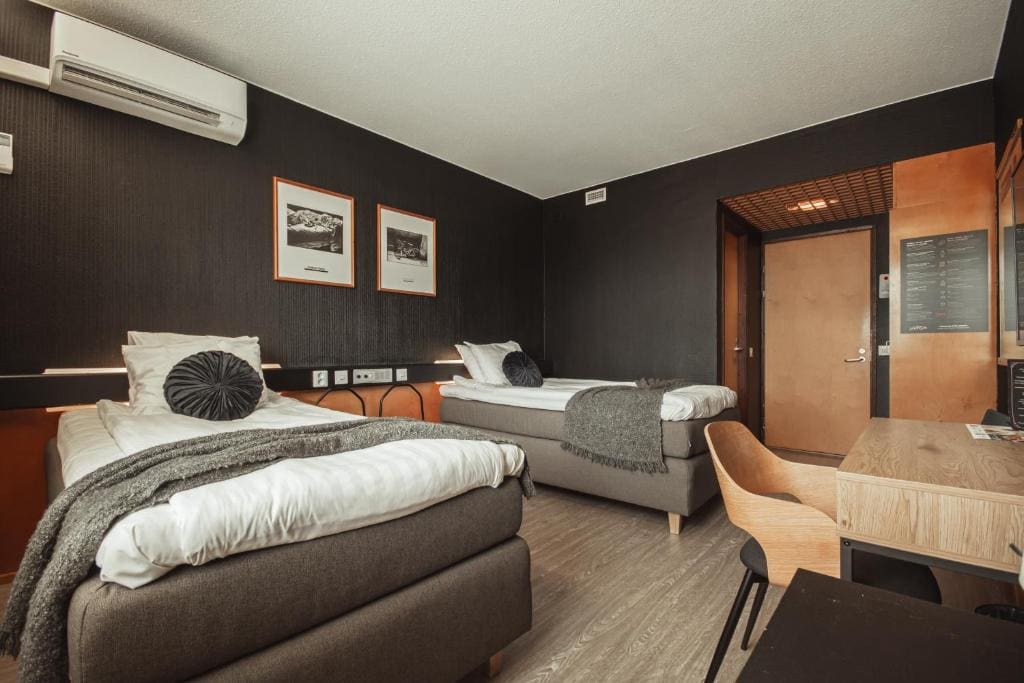 Double Trouble room - Image 1