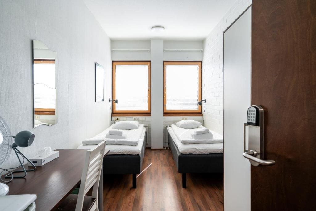 Twin Room with Shared Bathroom room - Image 1