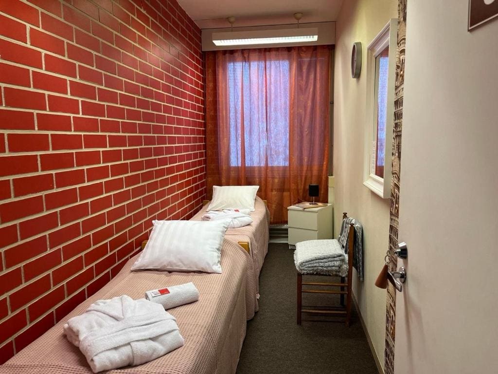 Budget Twin Room room - Image 2