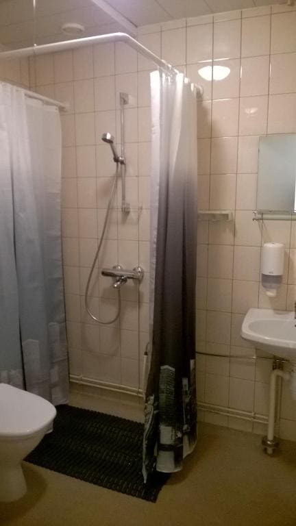 Quadruple Room with Shared Bathroom room - Image 2