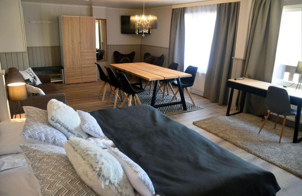 Family Room with Sauna room - Image 1