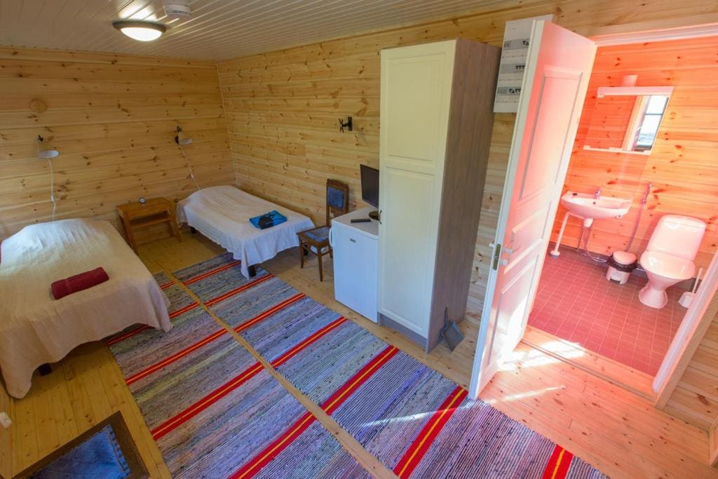 Small Cottage room - Image 2