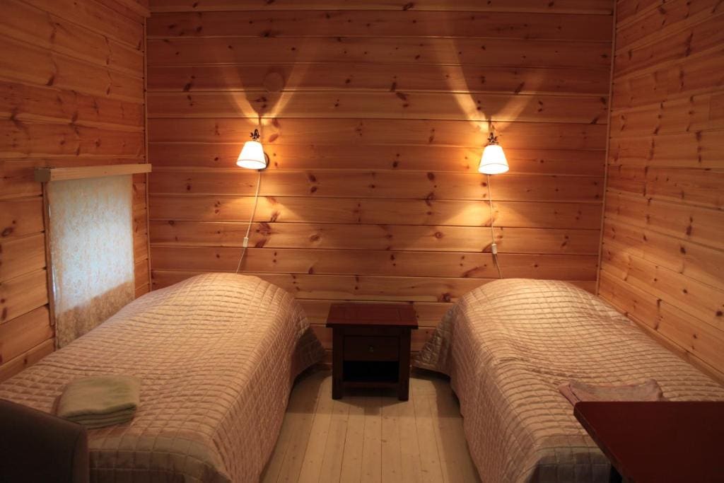 Small Cottage room - Image 1