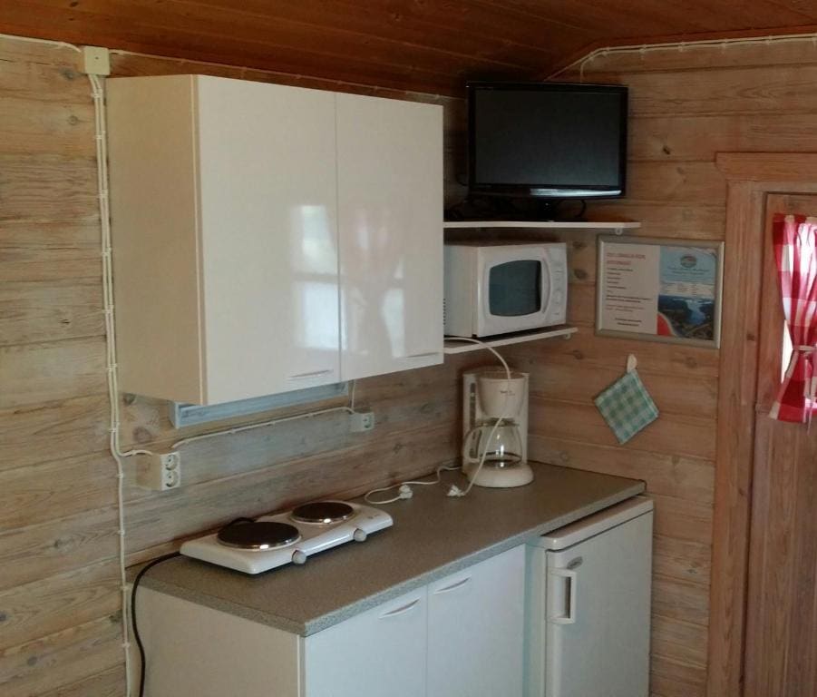 Cottage with Shared Bathroom (4 Adults) room - Image 2