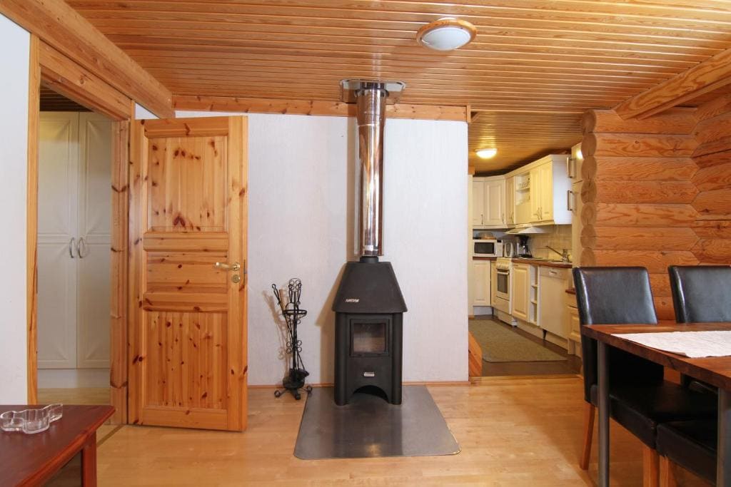 One-Bedroom Cottage with Sauna (Karhunpesä) room - Image 1