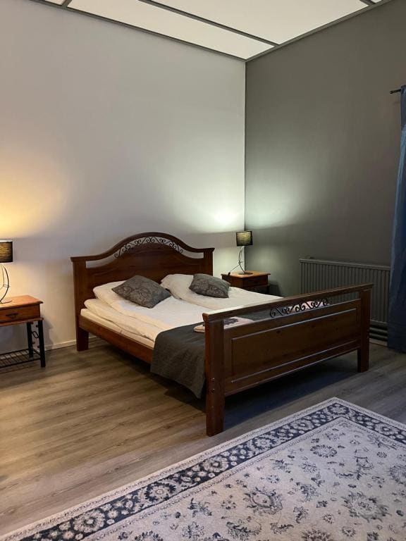 Deluxe Family Room room - Image 1