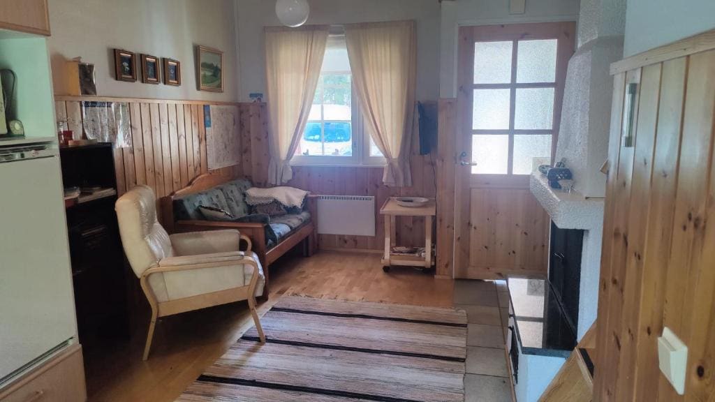 One-Bedroom Loft Apartment with Balcony room - Image 2