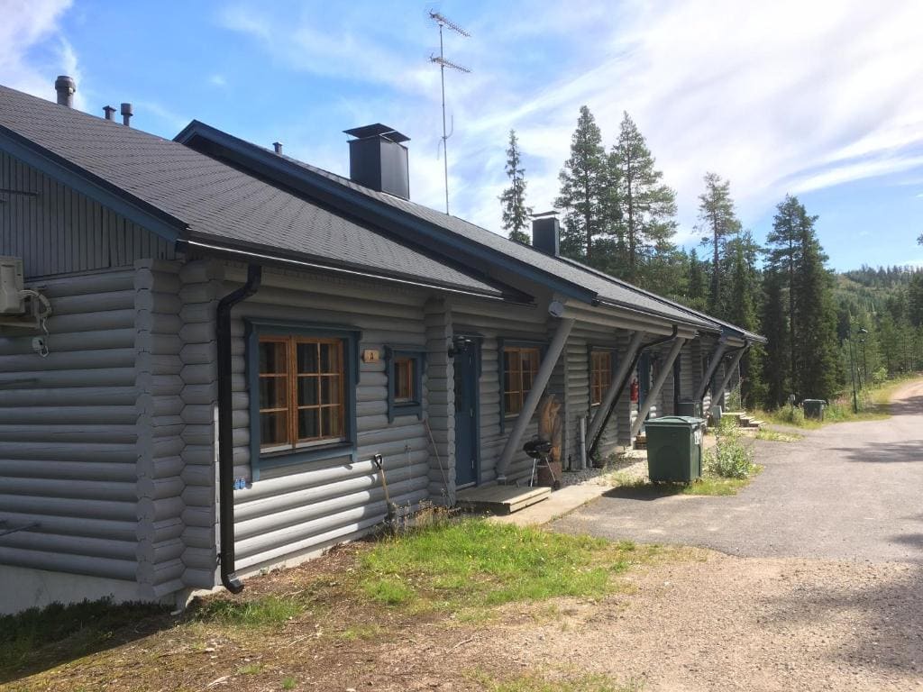 Three-Bedroom Apartment with Sauna room - Image 2