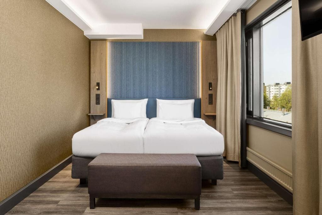 Family Room room - Image 1