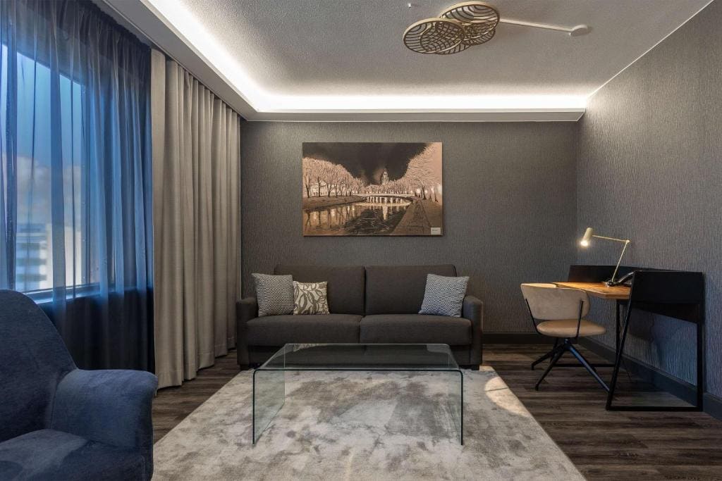Family Room room - Image 3