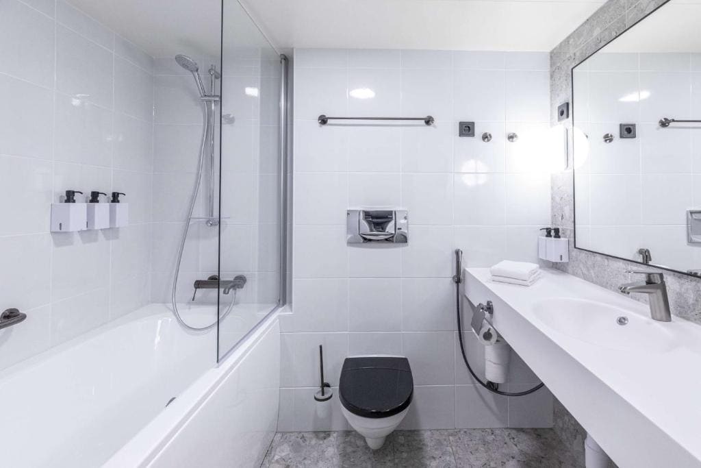 Superior King with Bath room - Image 2
