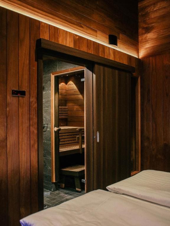 Inari Arctic Chalet room - Image 2
