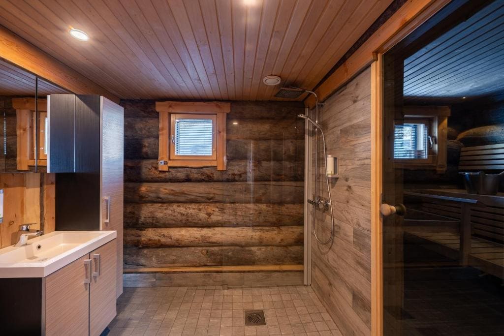 Log Cabin room - Image 3