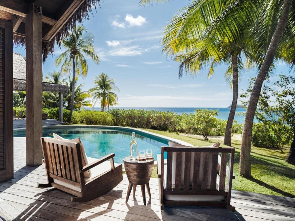 Five-Bedroom Beachfront House with Private Pool room - Image 3