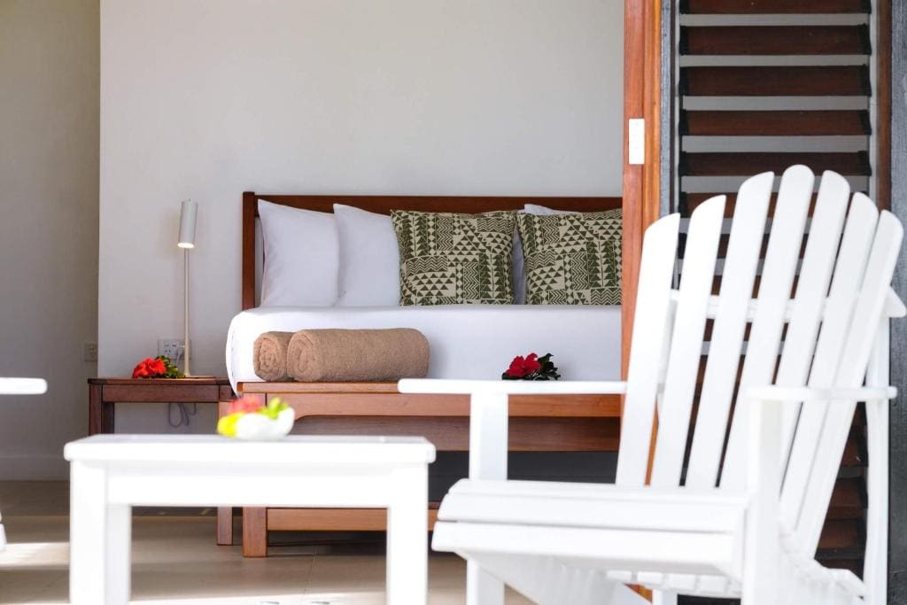 Deluxe Oceanfront Villa room - Image 1