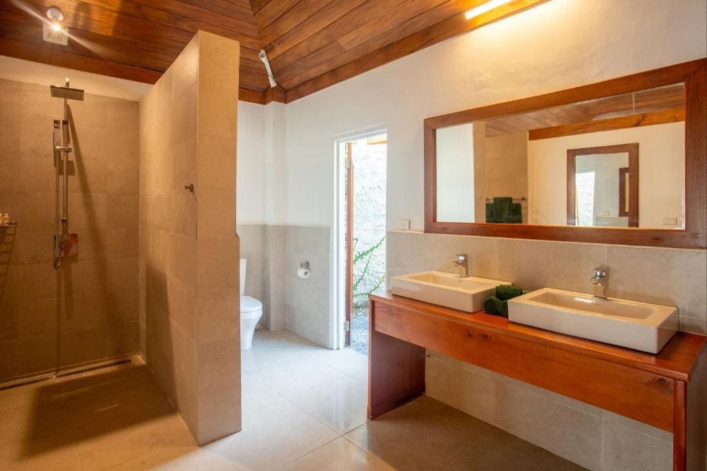 Deluxe Garden Bure room - Image 2