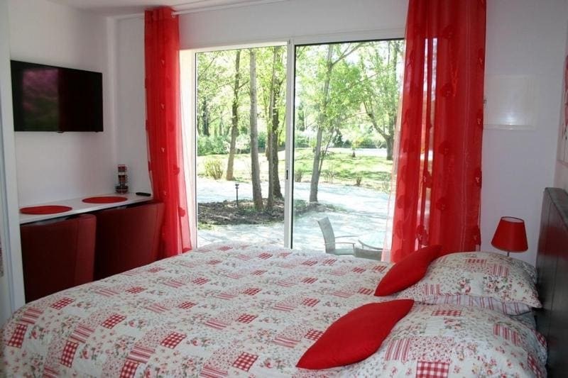 Studio with Garden View room - Image 2