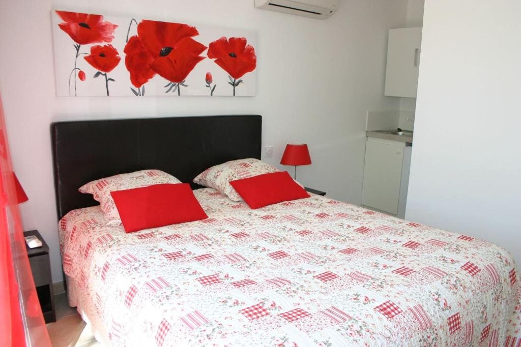 Studio with Garden View room - Image 1