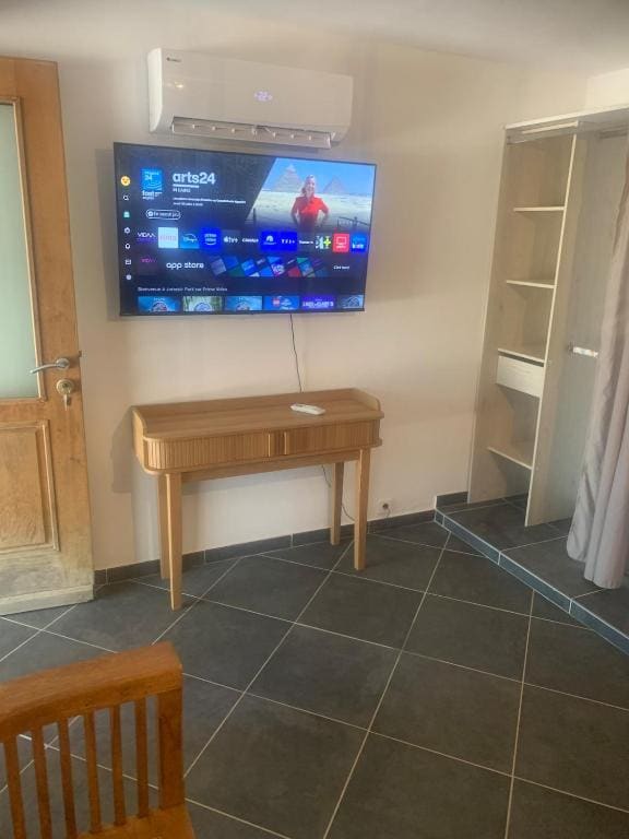 Double Room with Private Bathroom room - Image 2
