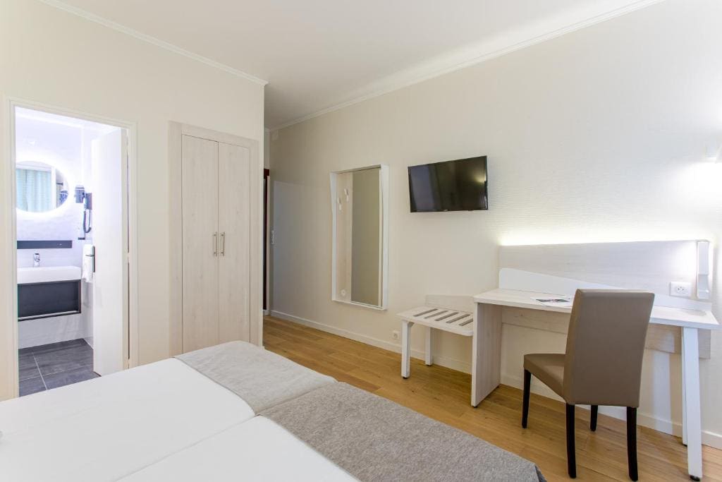Standard Double Room room - Image 3
