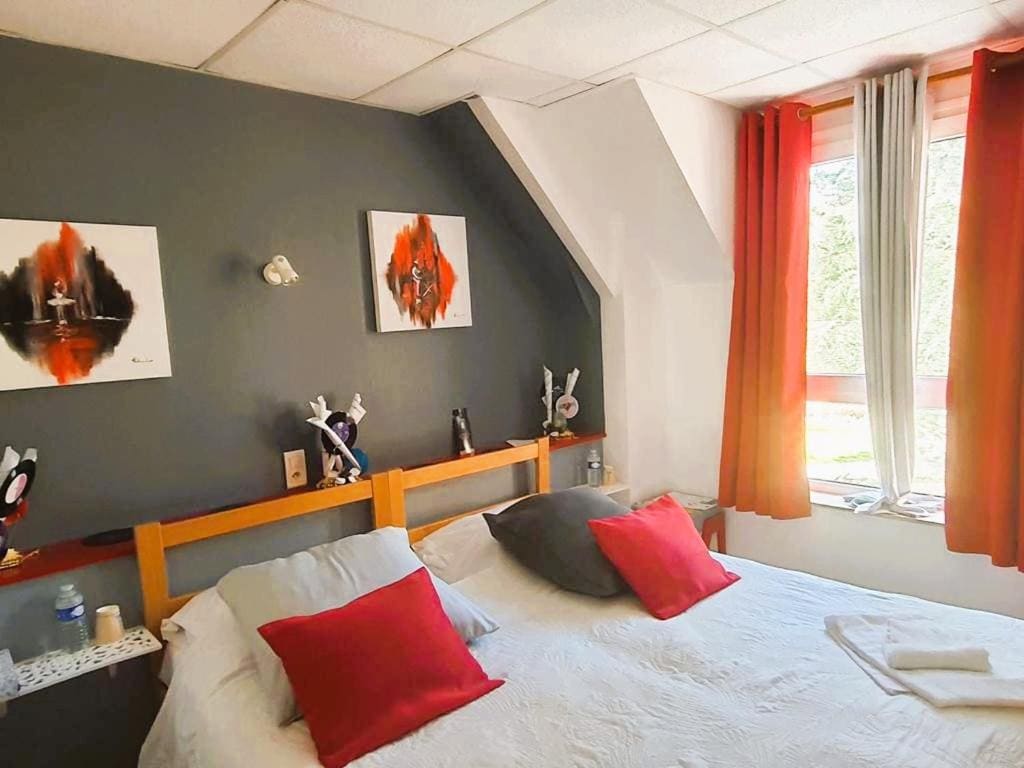 Standard Twin Room room - Image 1