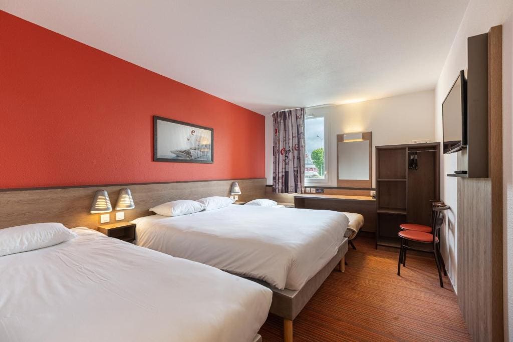 Quadruple Room (1 double bed, 1 single bed, 1 child bed (70/160cm)) room - Image 1