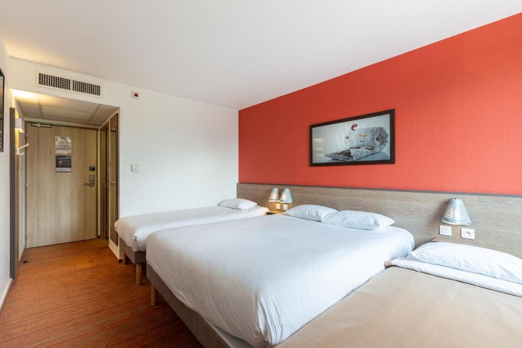 Quadruple Room (1 double bed, 1 single bed, 1 child bed (70/160cm)) room - Image 2