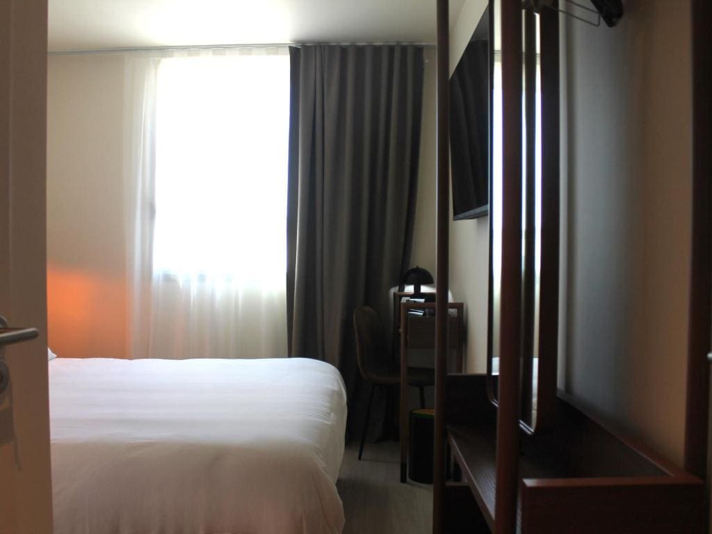 Family Room room - Image 1