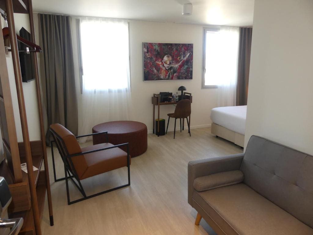 Suite room - Image 1