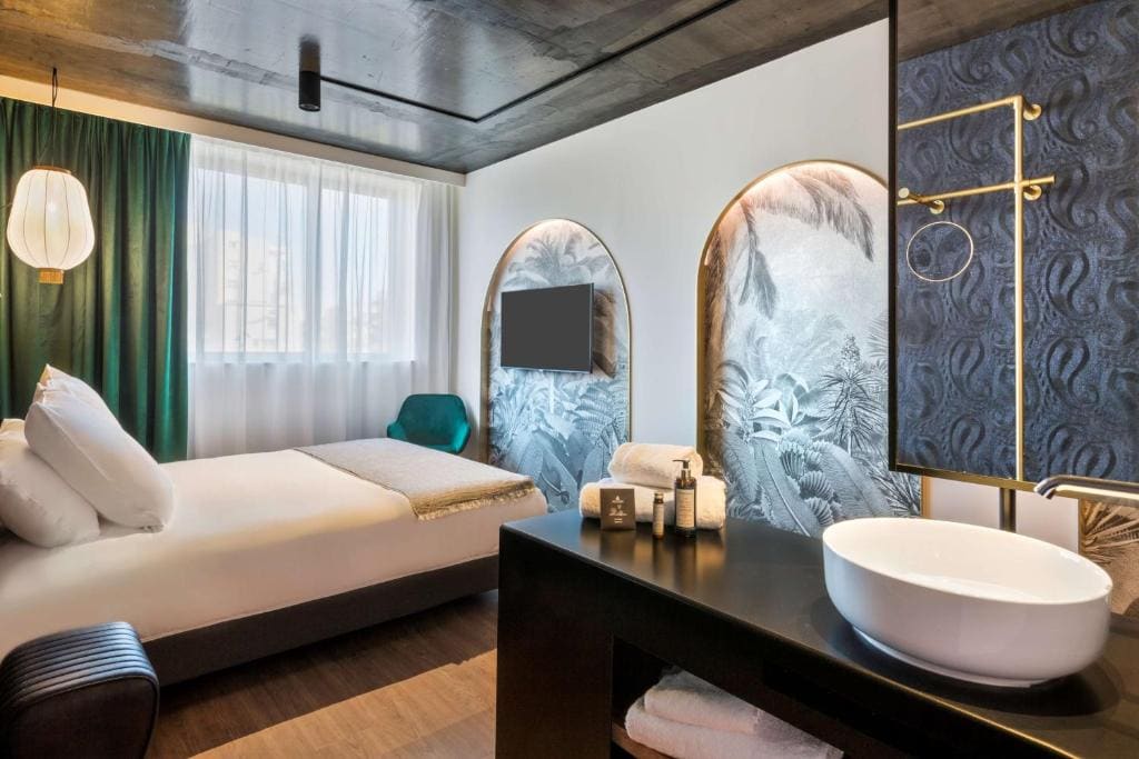 Standard Queen Room - Non-Smoking room - Image 3