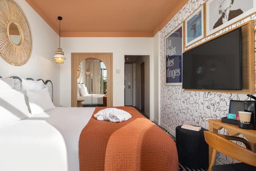 Privilege Double or Twin Room with Garden view and Balcony room - Image 3