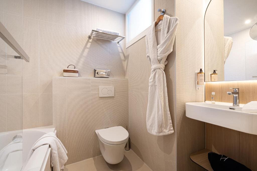 Double or Twin Room room - Image 3